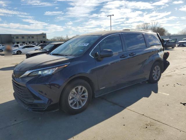 Image 1 of 2021 TOYOTA SIENNA LE 2021 with VIN 5TDKRKEC7MS018379