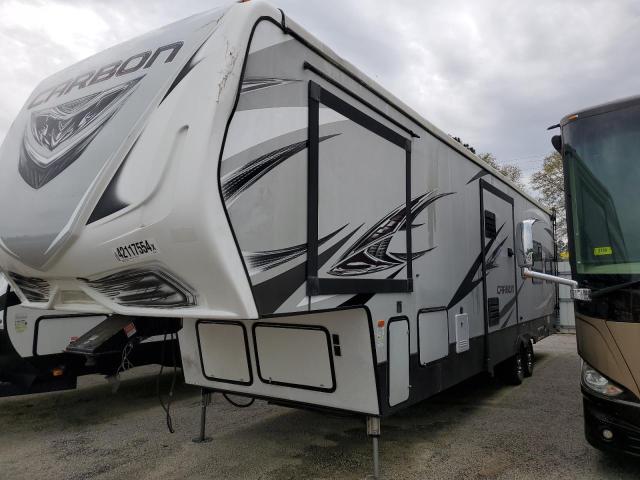 Image 2 of 2018 KEYSTONE CARBON 2018 with VIN 4YDF35728JR805003