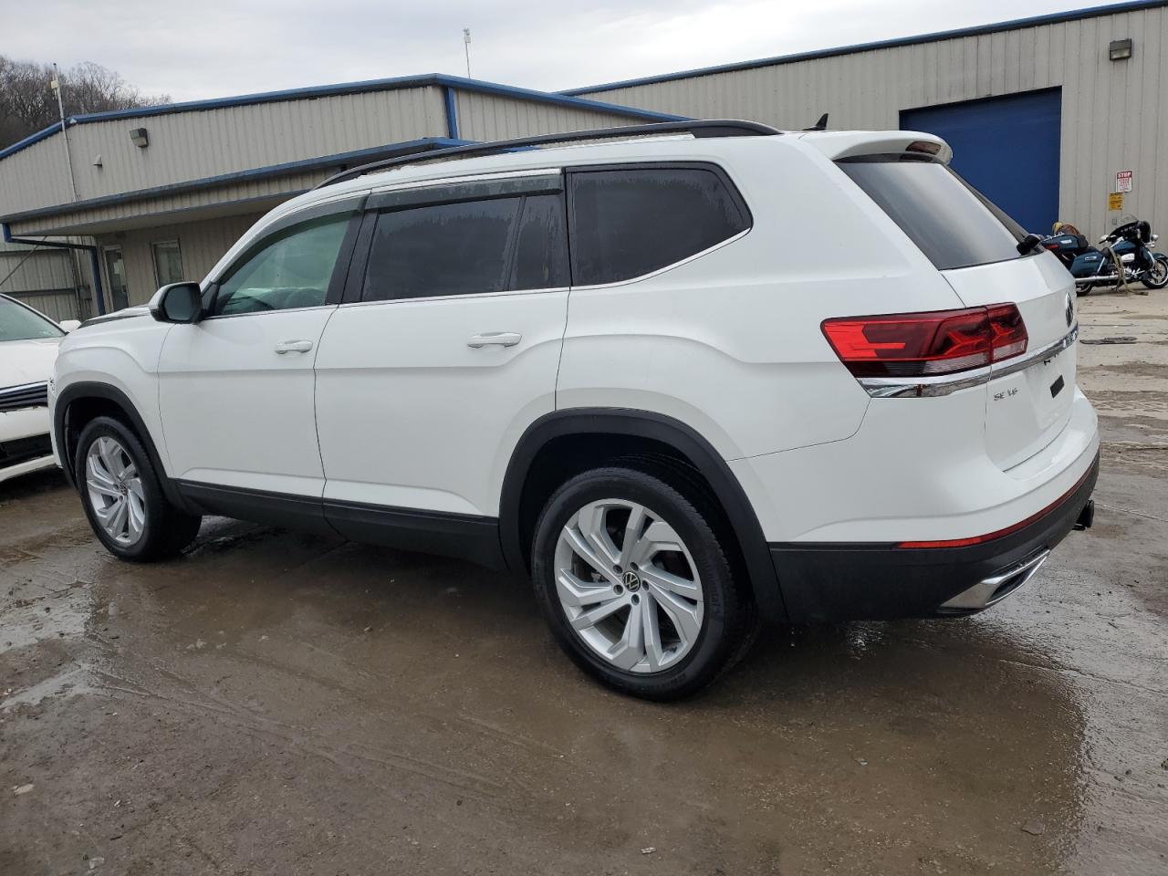 Image 2 of 2022 VOLKSWAGEN ATLAS SE 2022 with VIN 1V2KR2CA3NC516467