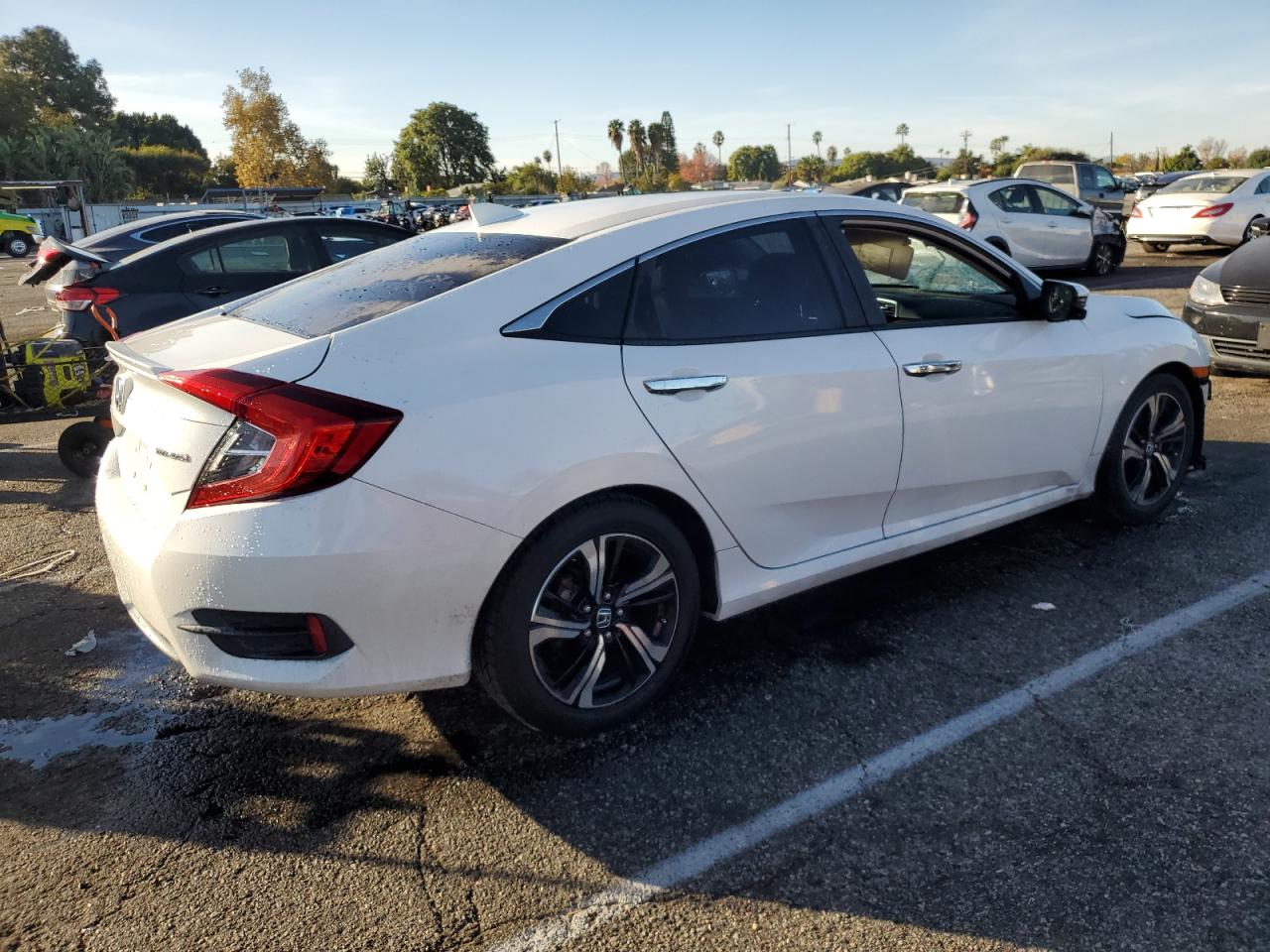 Изображение 3 2017 HONDA CIVIC TOURING 2017 с VIN 2HGFC1F99HH637118