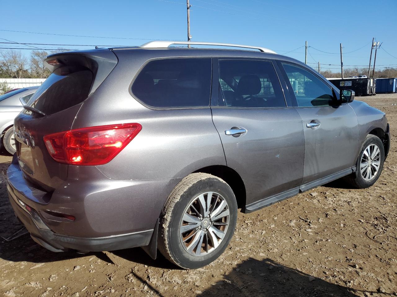 Obraz 3 z 2017 NISSAN PATHFINDER S 2017 z VIN 5N1DR2MN6HC640101