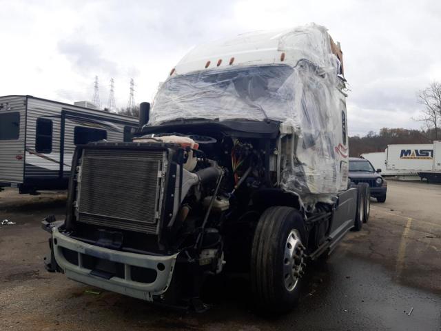 Image 2 of 2018 FREIGHTLINER CASCADIA 125  2018 with VIN 3AKJGLDR3JSJE9411