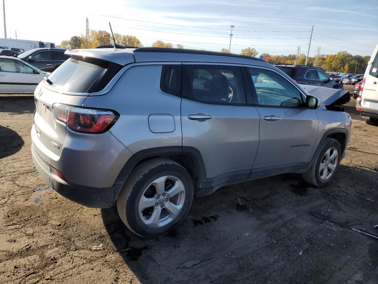 Obraz 3 z 2018 JEEP COMPASS LATITUDE 2018 z VIN 3C4NJDBB7JT117104