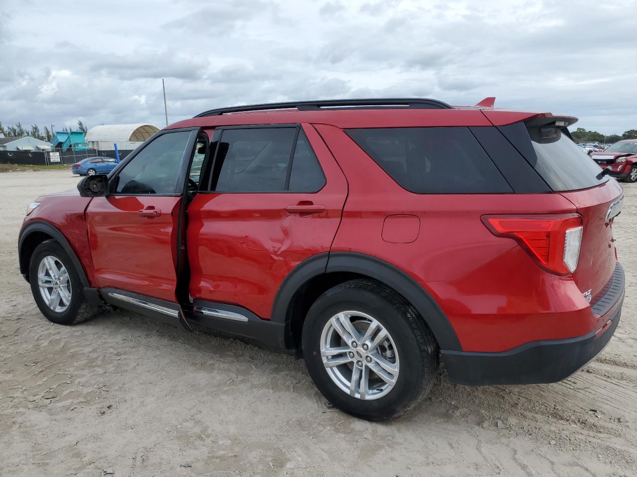 Изображение 2 2020 FORD EXPLORER XLT 2020 с VIN 1FMSK7DH1LGC92289