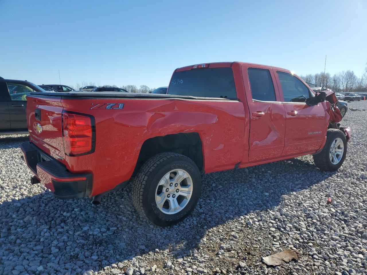 Obraz 3 z 2018 CHEVROLET SILVERADO K1500 LT 2018 z VIN 1GCVKREC3JZ242740