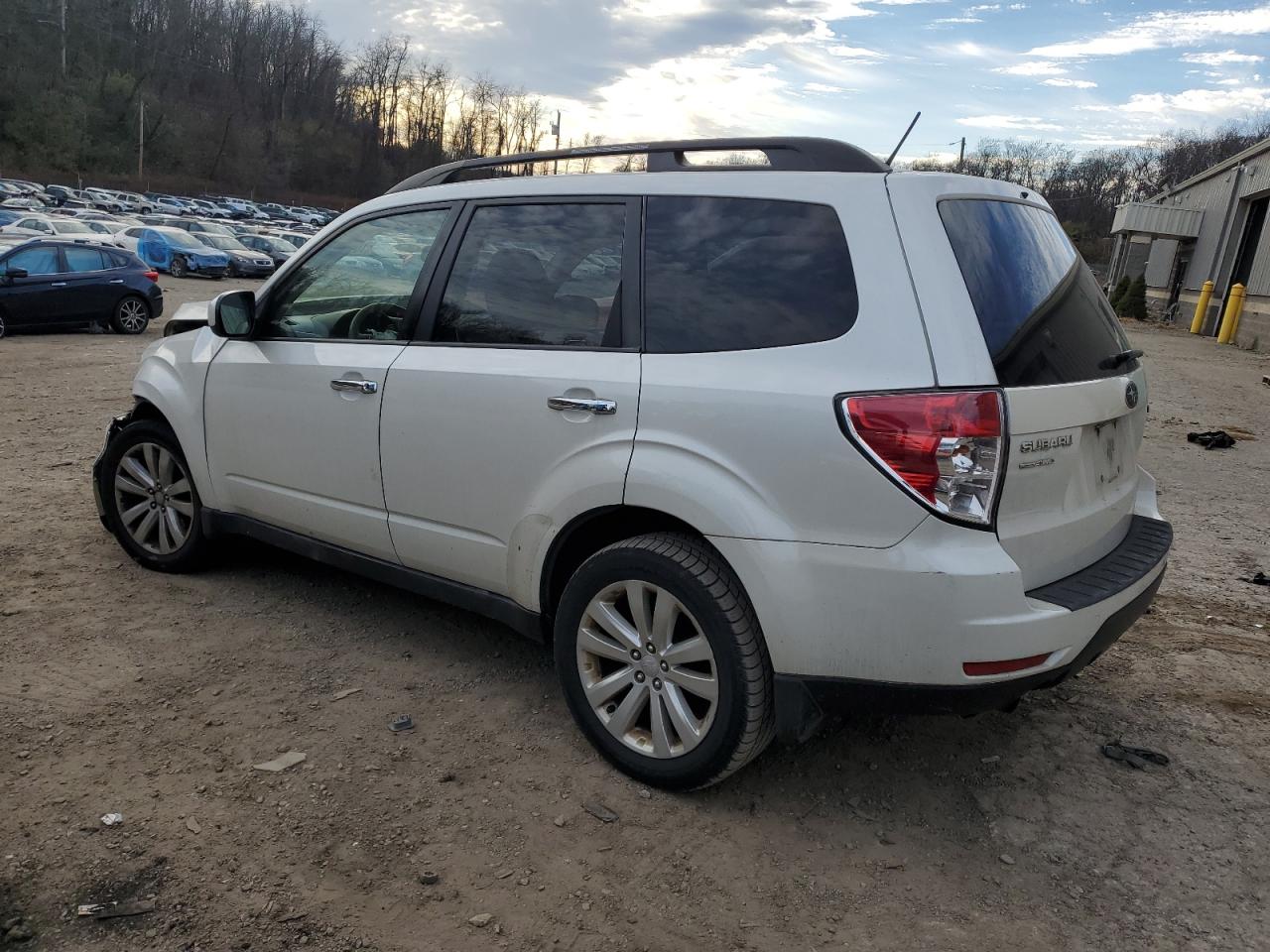 Obraz 2 z 2011 SUBARU FORESTER 2.5X PREMIUM 2011 z VIN JF2SHADC3BH714643