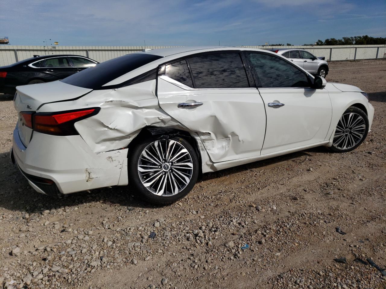 Obraz 3 z 2023 NISSAN ALTIMA SL 2023 z VIN 1N4BL4EV6PN348495