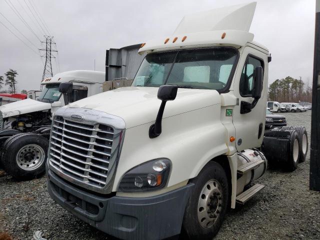 Image 2 of 2019 FREIGHTLINER CASCADIA 125  2019 with VIN 3AKJGEDV4KSKL9214