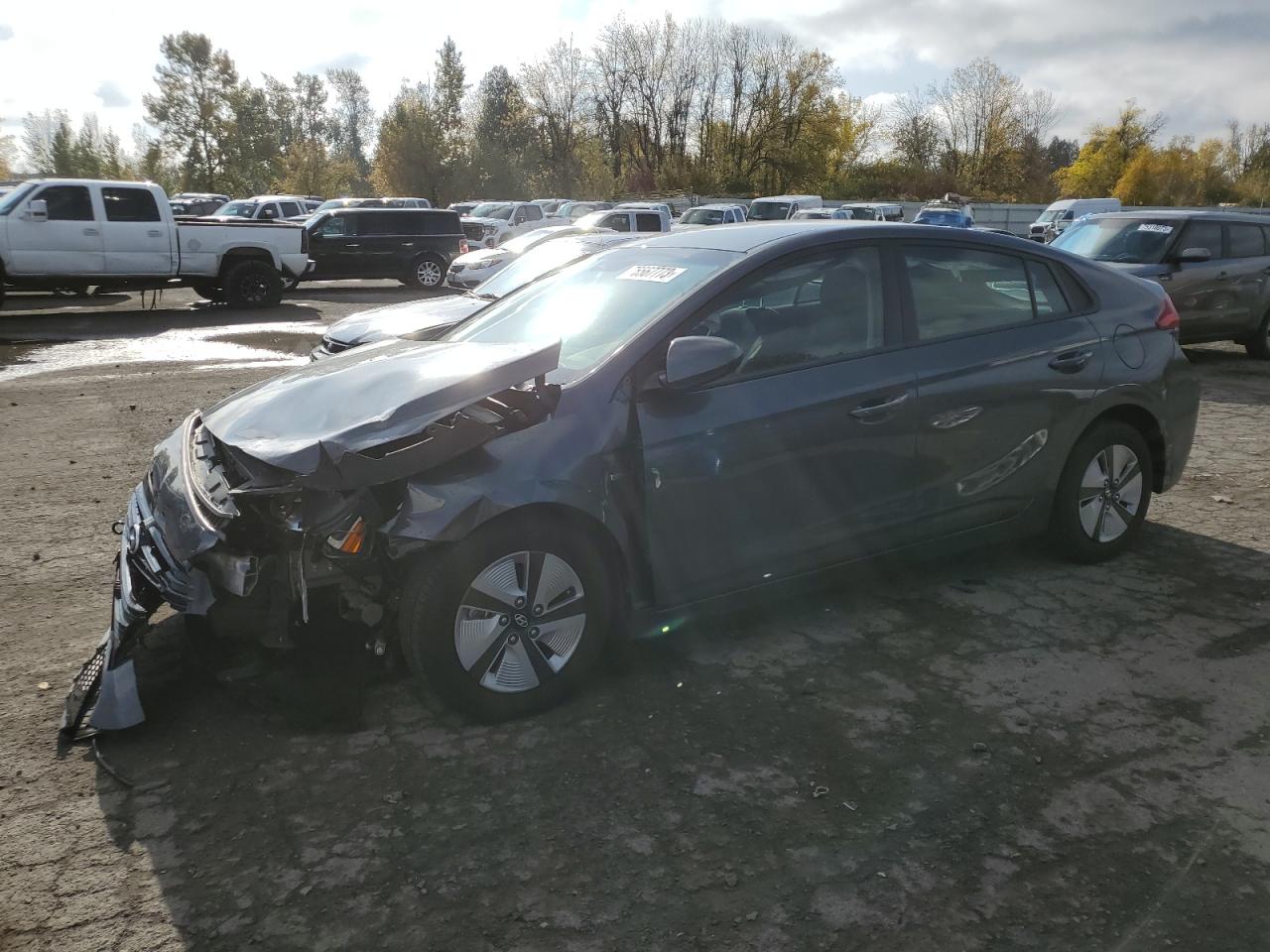 Image 1 of 2019 HYUNDAI IONIQ BLUE 2019 with VIN KMHC65LC2KU163822