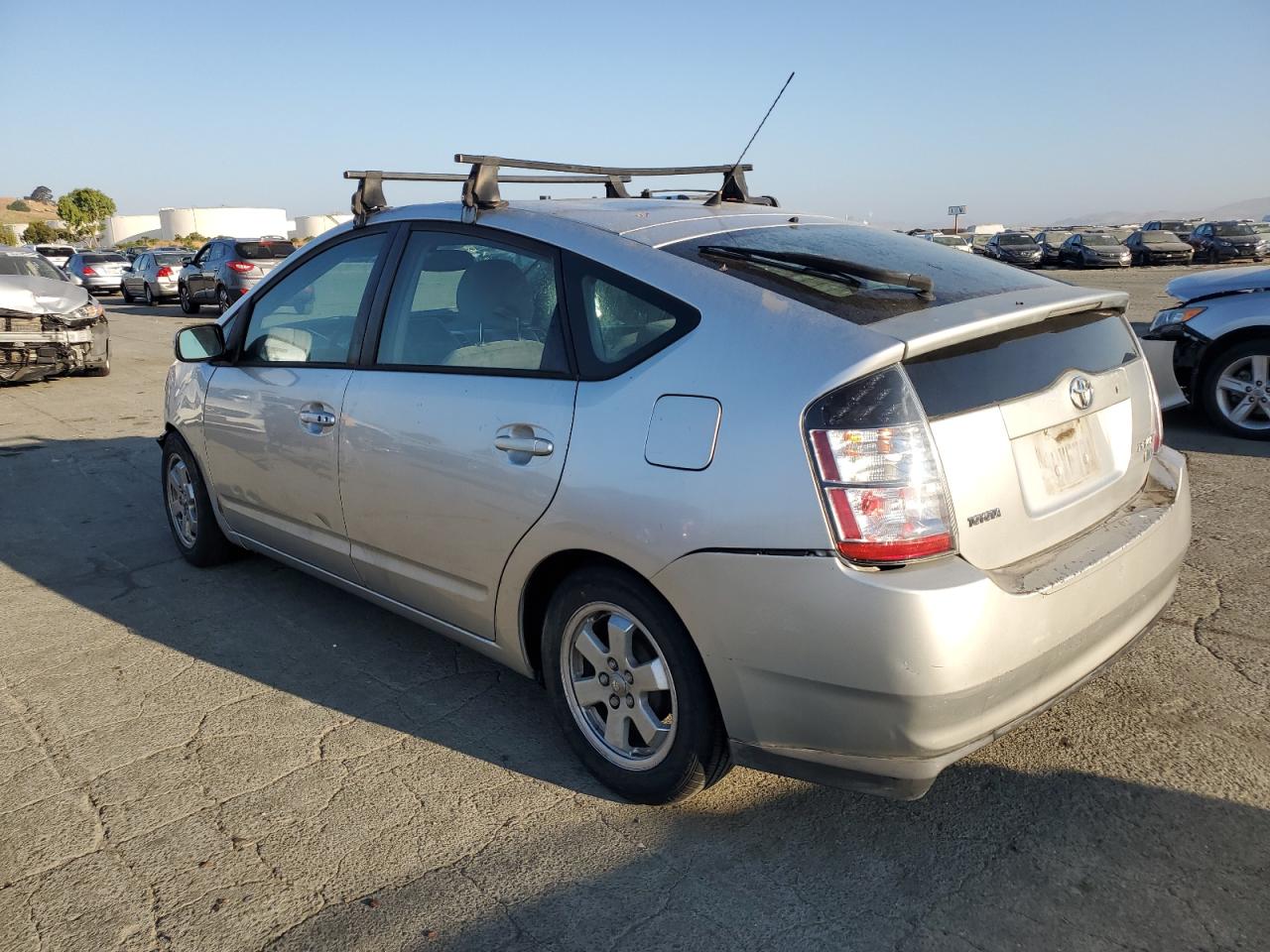Image 2 of 2004 TOYOTA PRIUS  2004 with VIN JTDKB20U440095248