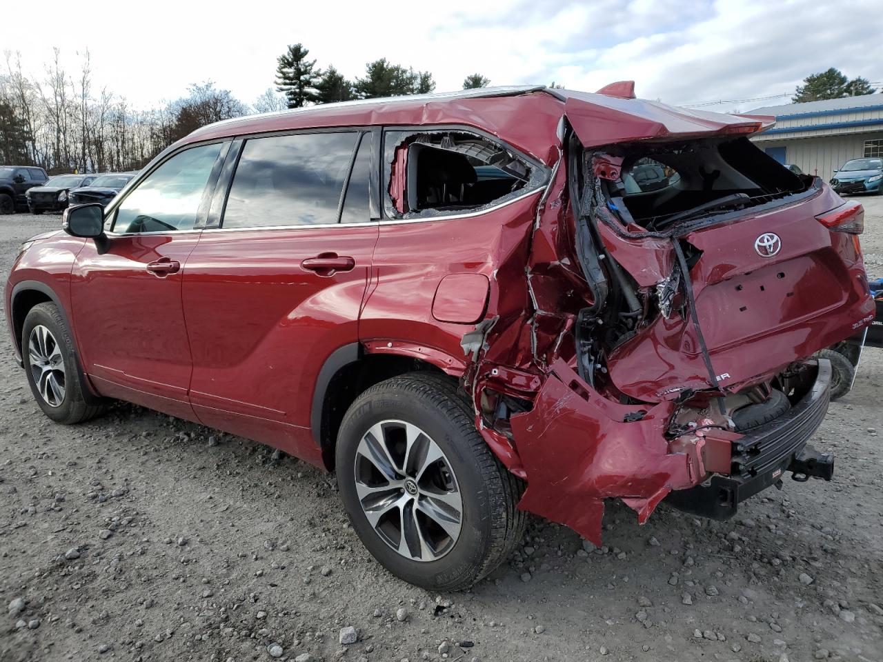Image 2 of 2021 TOYOTA HIGHLANDER XLE 2021 with VIN 5TDGZRBH1MS150987