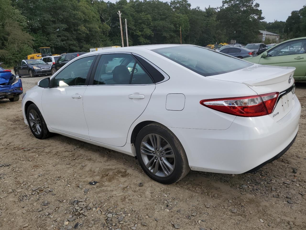 Image 2 of 2015 TOYOTA CAMRY LE 2015 with VIN 4T1BF1FK1FU084722