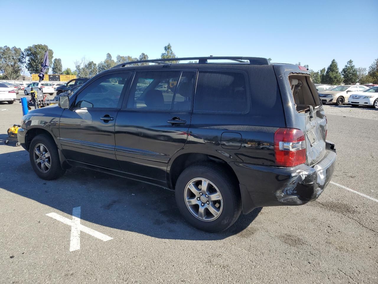 Image 2 of 2005 TOYOTA HIGHLANDER LIMITED 2005 with VIN JTEEP21A550120531