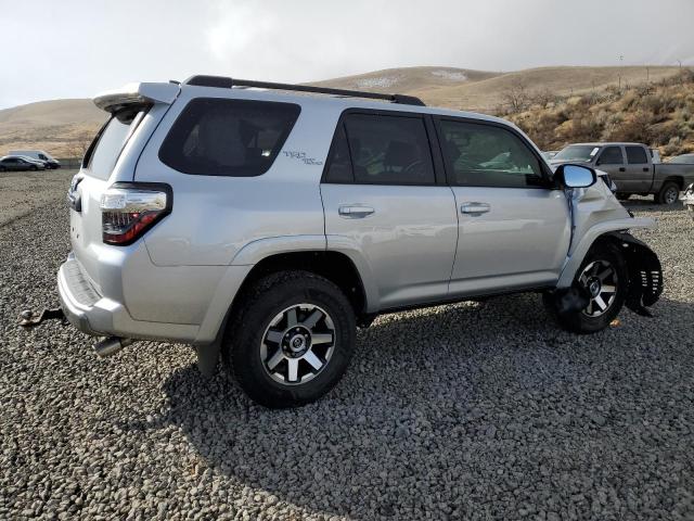 Image 3 of 2019 TOYOTA 4RUNNER SR5 2019 with VIN JTEBU5JR6K5658835