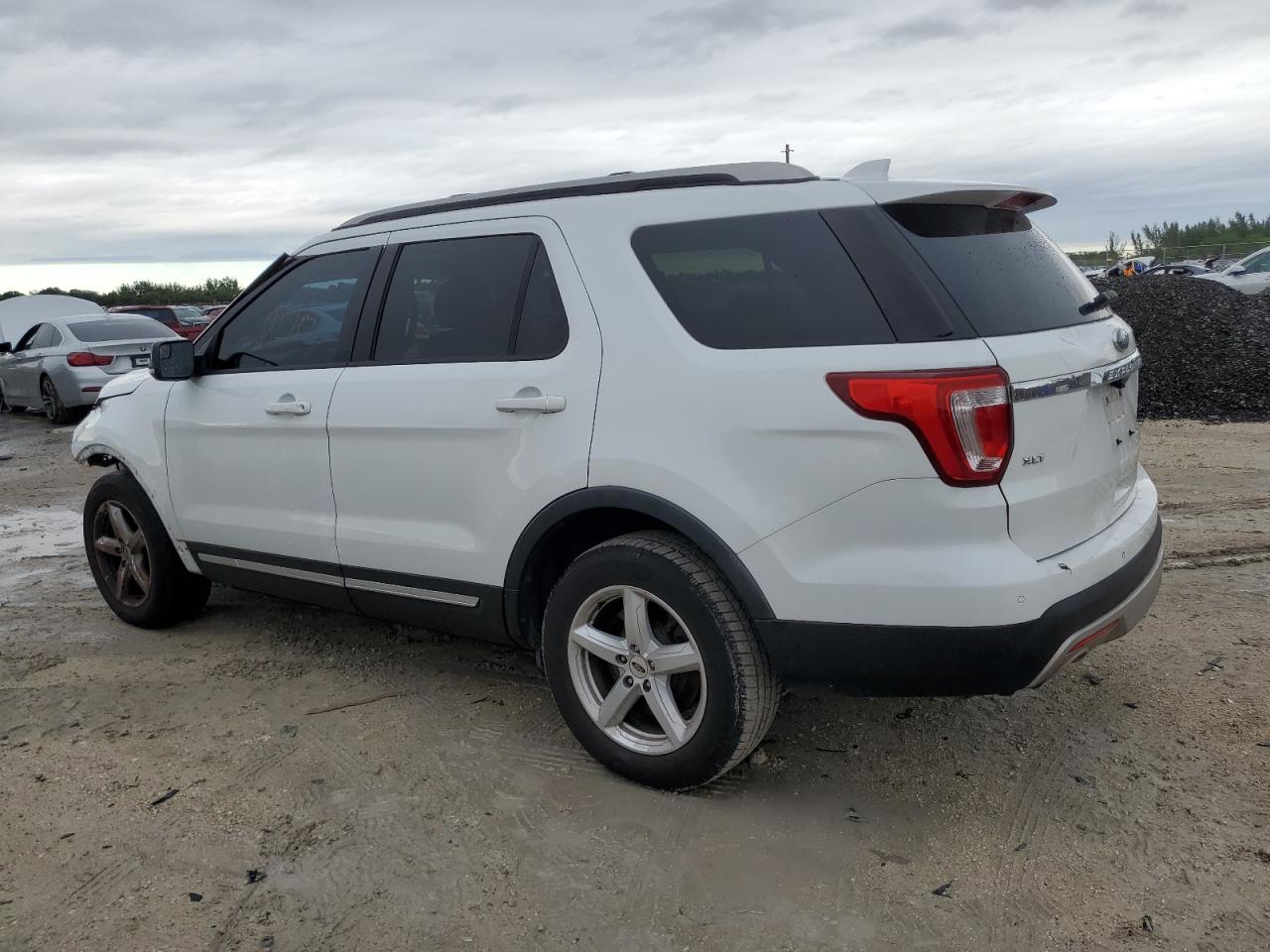 Obraz 2 z 2016 FORD EXPLORER XLT 2016 z VIN 1FM5K7D8XGGA82941