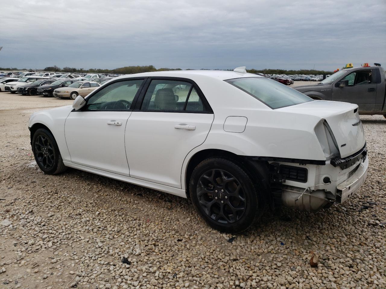 Изображение 2 2022 CHRYSLER 300 TOURING L 2022 с VIN 2C3CCASGXNH236943