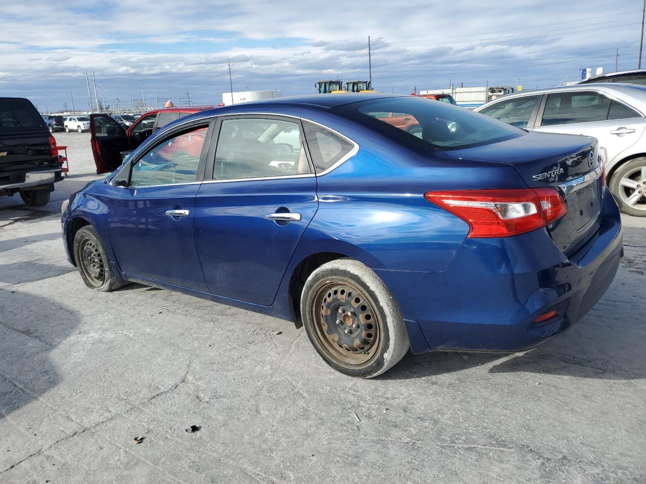 Obraz 2 z 2017 NISSAN SENTRA S 2017 z VIN 3N1AB7AP3HY259413