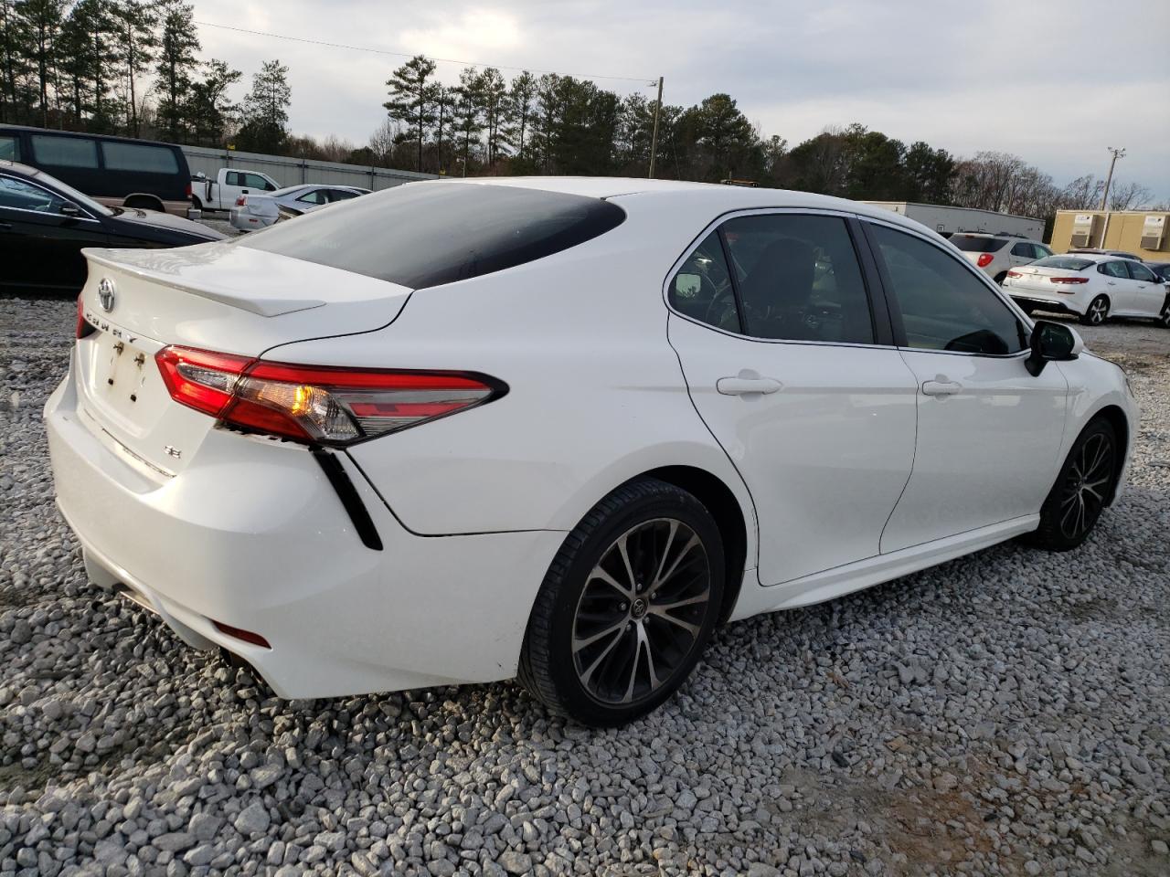Obraz 3 z 2018 TOYOTA CAMRY L 2018 z VIN JTNB11HK5J3031225