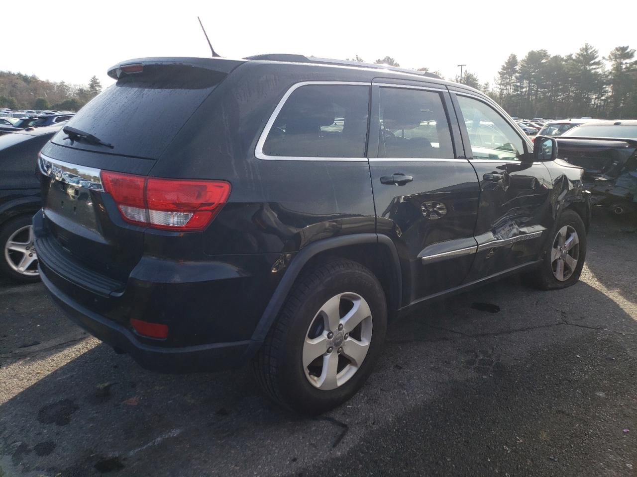 Image 3 of 2013 JEEP GRAND CHEROKEE LAREDO 2013 with VIN 1C4RJFAG4DC544685