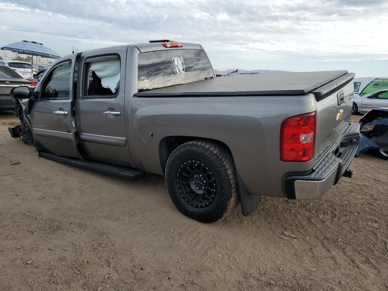 Image 2 of 2013 CHEVROLET SILVERADO C1500 LT 2013 with VIN 3GCPCSE06DG155101