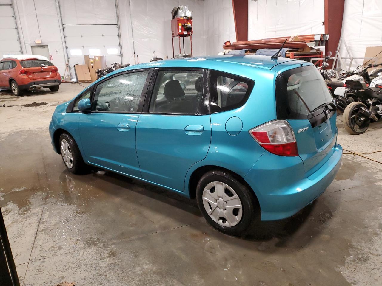 Изображение 2 2013 HONDA FIT  2013 с VIN JHMGE8H35DC027243