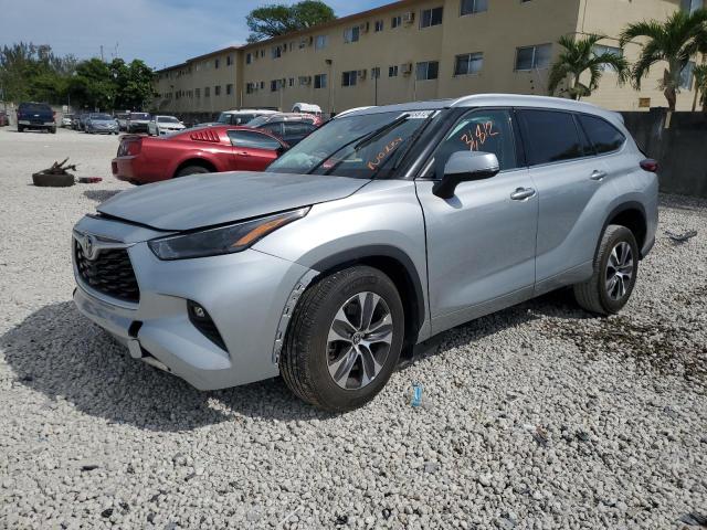 Image 1 of 2022 TOYOTA HIGHLANDER XLE 2022 with VIN 5TDGZRAH1NS128684