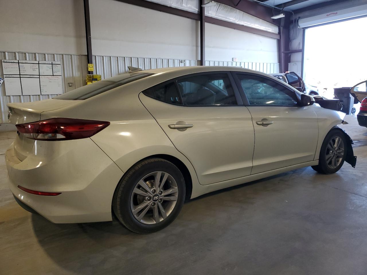 Obraz 3 z 2017 HYUNDAI ELANTRA SE 2017 z VIN KMHD84LF0HU271805