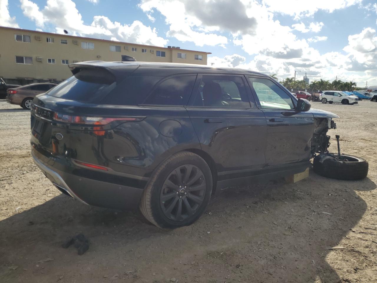 Image 3 of 2019 LAND ROVER RANGE ROVER VELAR R-DYNAMIC SE 2019 with VIN SALYL2EV6KA794700