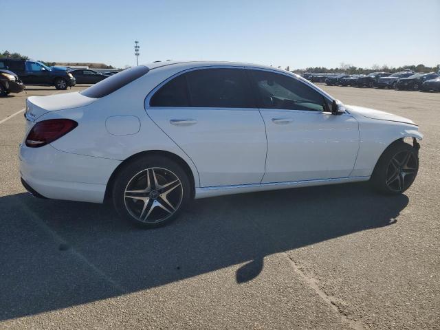 Obraz 3 z 2015 MERCEDES-BENZ C 300 4MATIC 2015 z VIN 55SWF4KB7FU030927