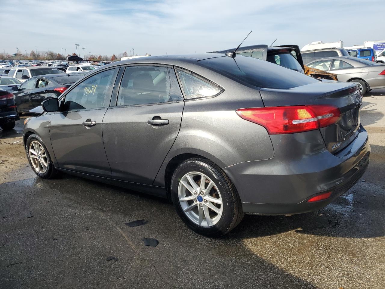 Изображение 2 2015 FORD FOCUS SE 2015 с VIN 1FADP3F25FL333279