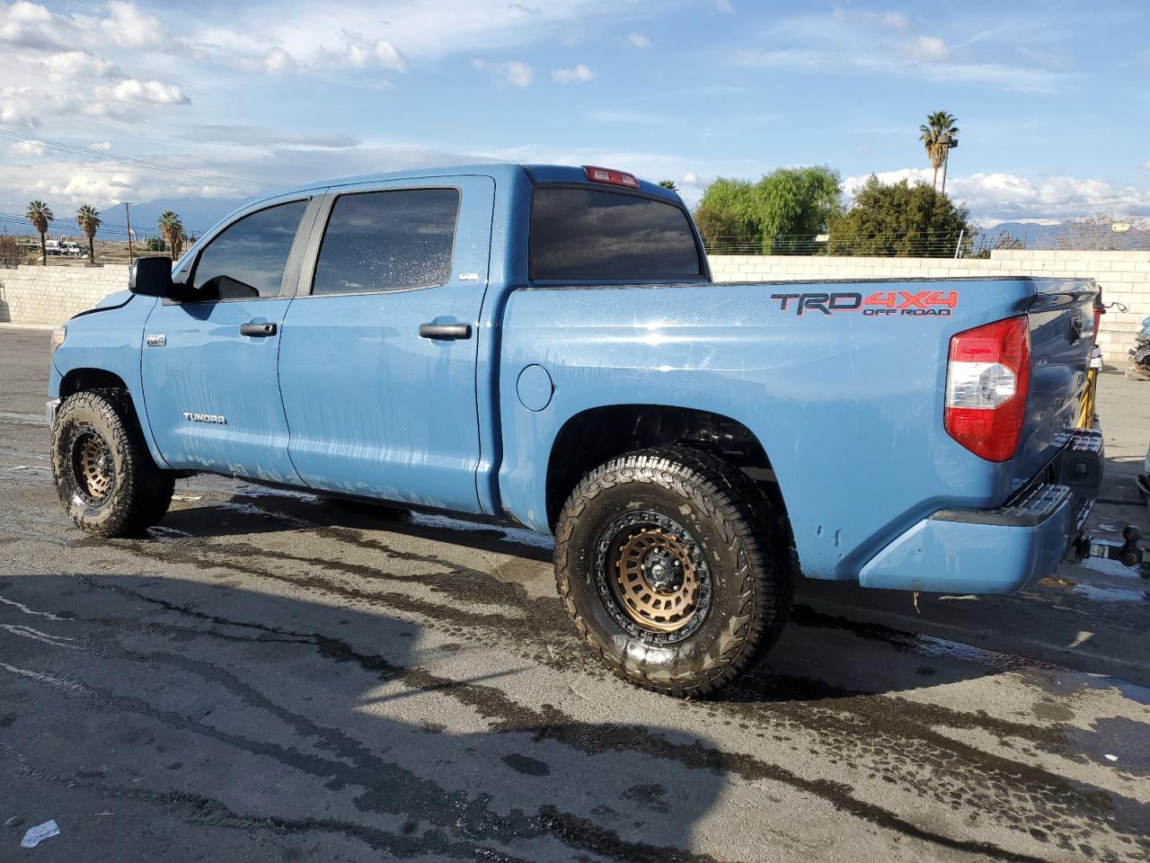 Obraz 2 z 2018 TOYOTA TUNDRA CREWMAX SR5 2018 z VIN 5TFDY5F16JX753158