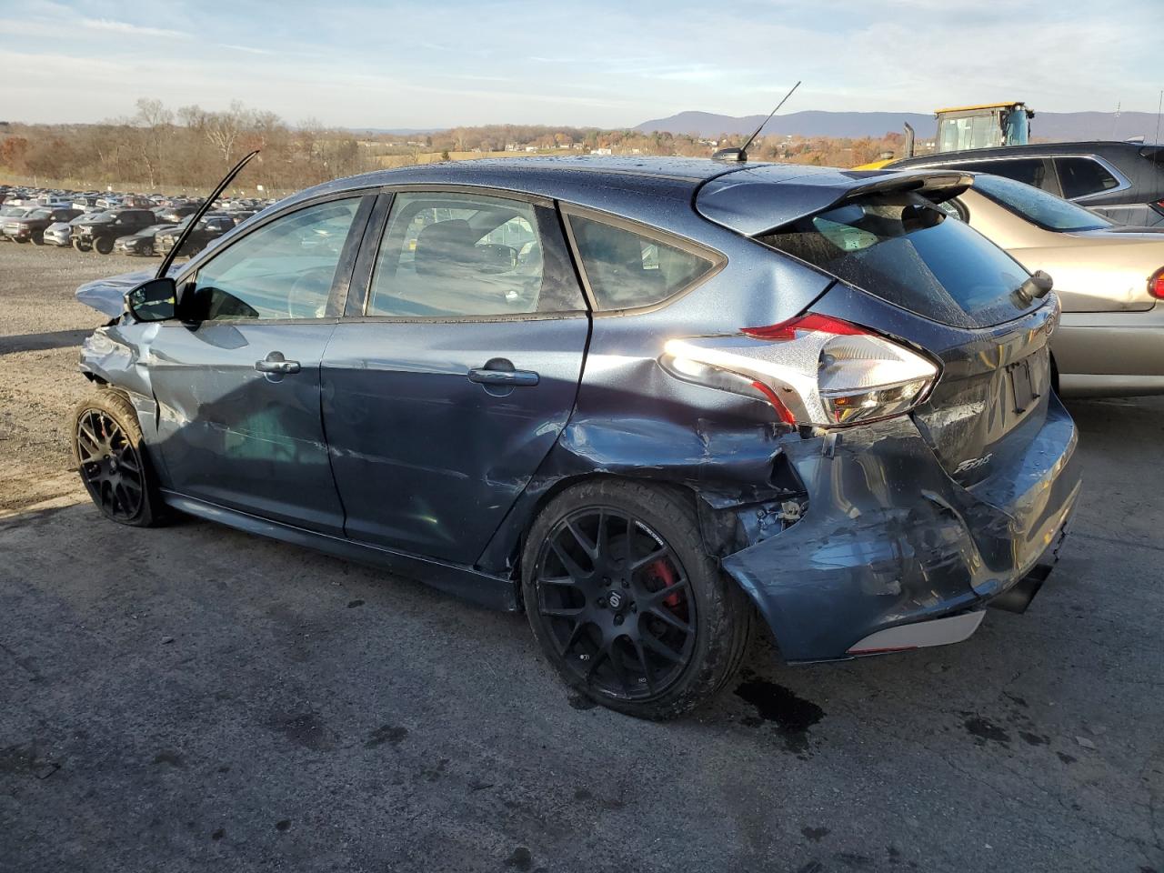 Obraz 2 z 2018 FORD FOCUS ST 2018 z VIN 1FADP3L95JL318775
