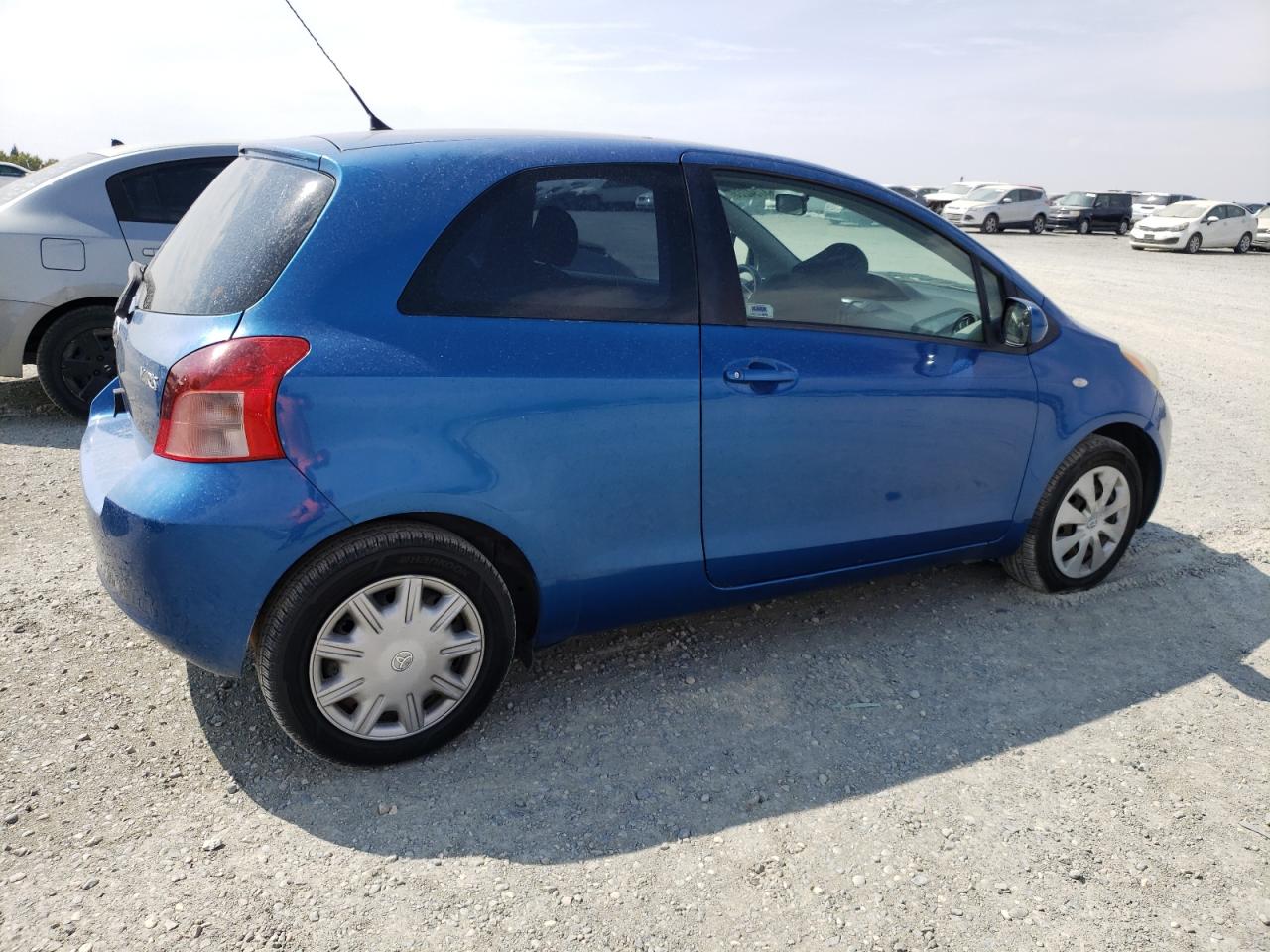 Image 3 of 2007 TOYOTA YARIS  2007 with VIN JTDJT923X75138178
