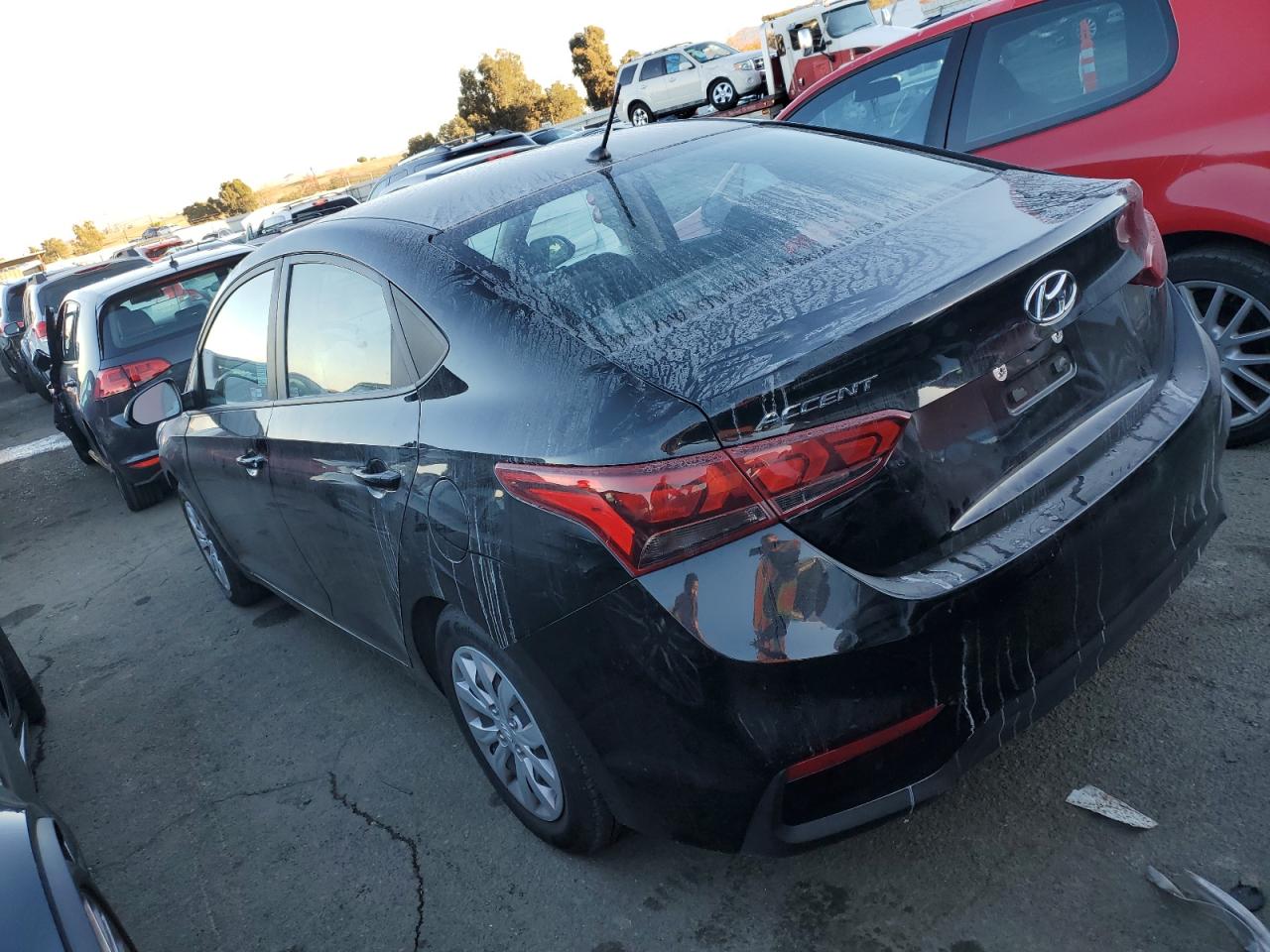 Изображение 2 2019 HYUNDAI ACCENT SE 2019 с VIN 3KPC24A39KE067116