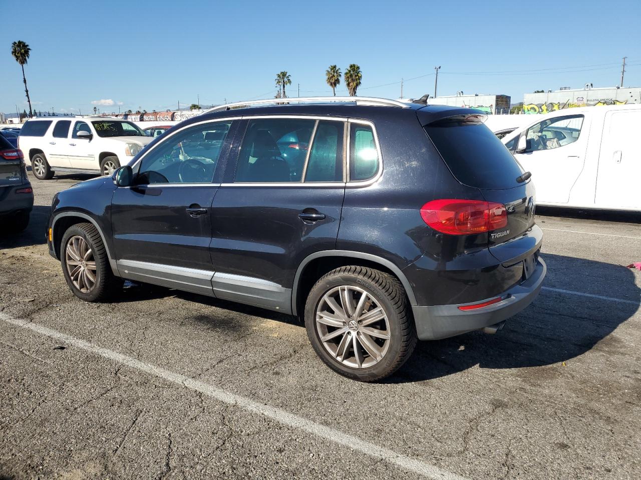 Изображение 2 2015 VOLKSWAGEN TIGUAN S 2015 с VIN WVGAV7AX1FW595226