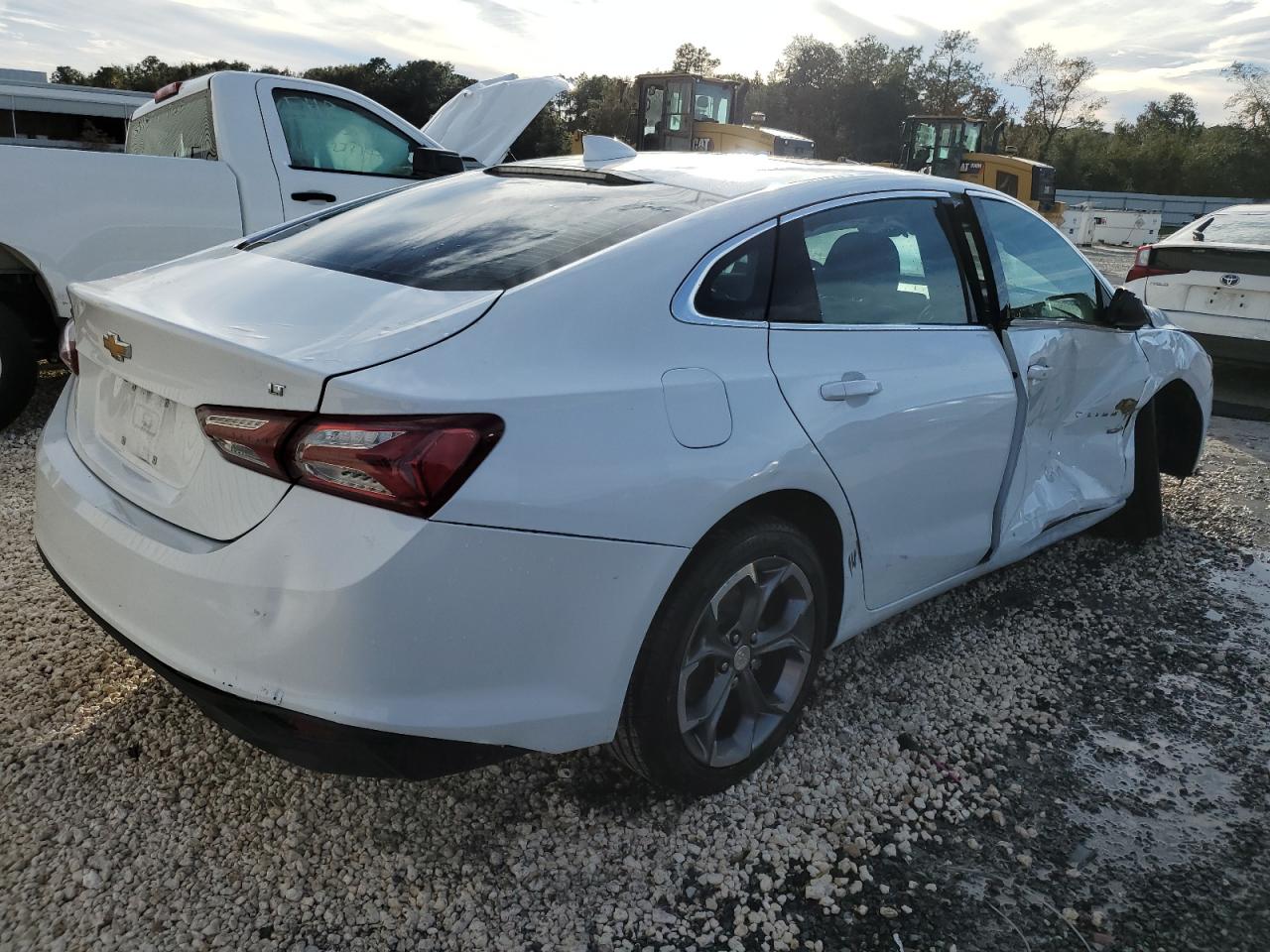 Image 3 of 2021 CHEVROLET MALIBU LT 2021 with VIN 1G1ZD5ST3MF072130