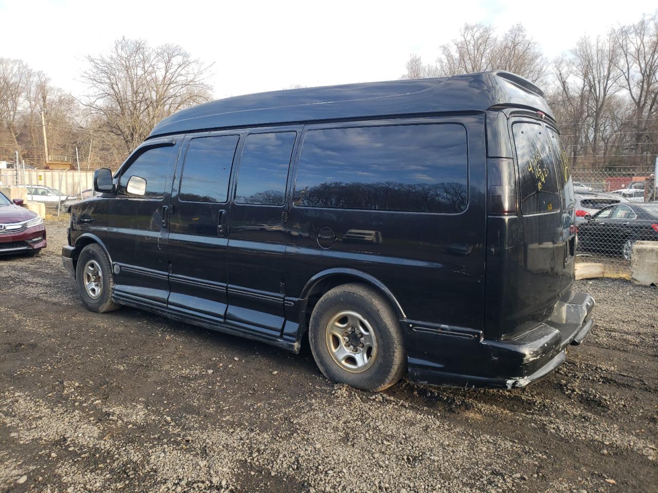 Image 2 of 2006 CHEVROLET EXPRESS G1500  2006 with VIN 1GBFG15T161140242