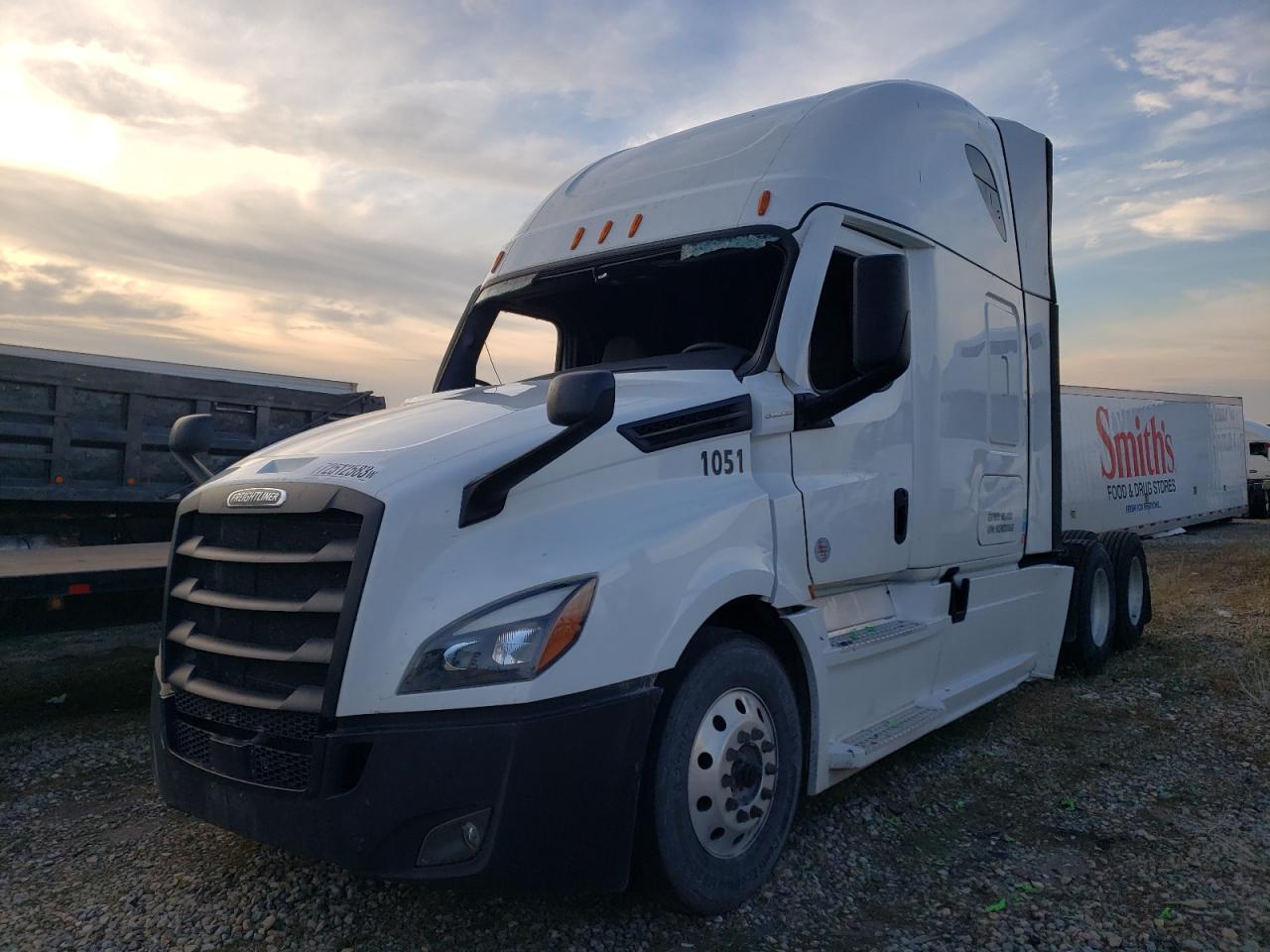 Image 2 of 2022 FREIGHTLINER CASCADIA 126  2022 with VIN 3AKJHHDR8NSMD0068