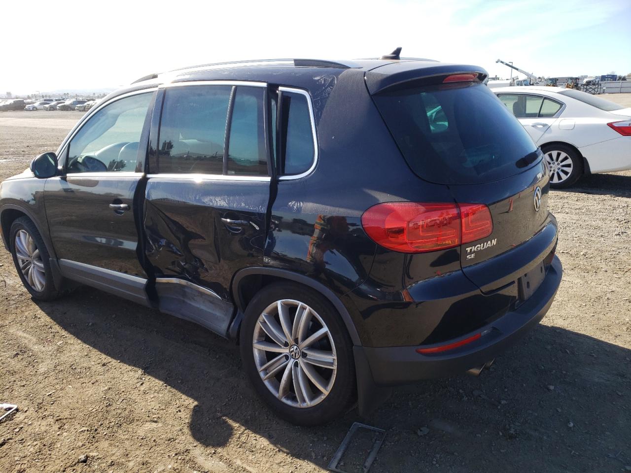 Obraz 2 z 2016 VOLKSWAGEN TIGUAN S 2016 z VIN WVGBV7AX4GW539772