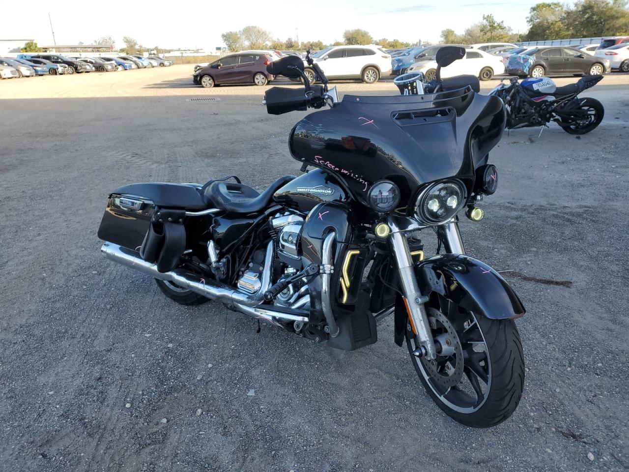 Obraz 1 z 2021 HARLEY-DAVIDSON FLHX  2021 z VIN 1HD1KBC10MB631502