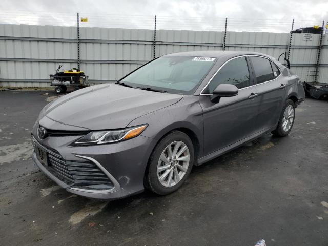Obraz 1 z 2021 TOYOTA CAMRY LE 2021 z VIN 4T1C11AK8MU562450