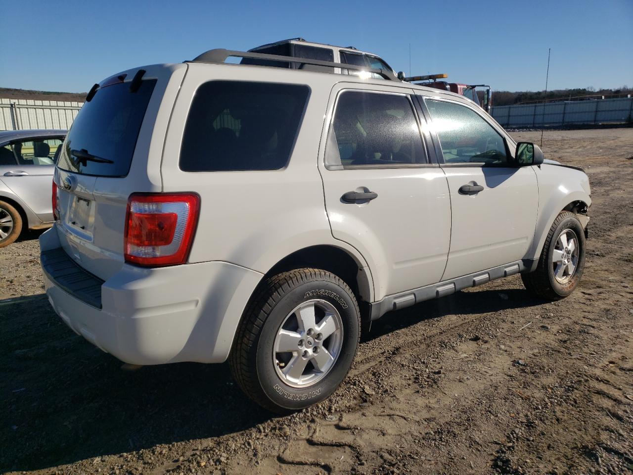 Изображение 3 2011 FORD ESCAPE XLT 2011 с VIN 1FMCU9D74BKA37424