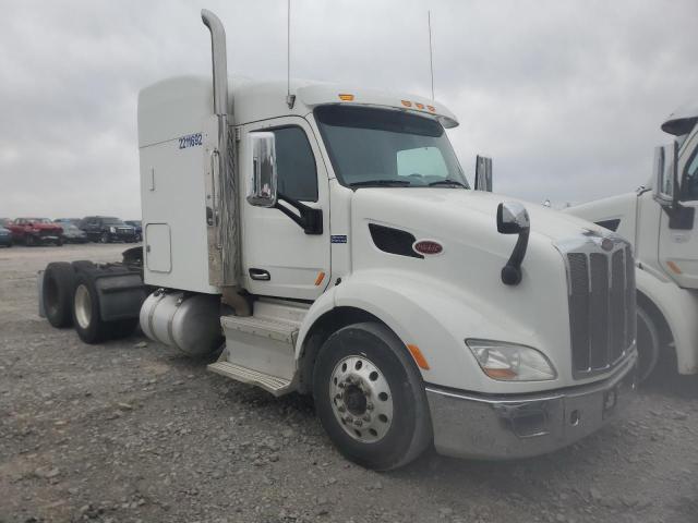 Obraz 1 z 2016 PETERBILT 579  2016 z VIN 1XPBDP9X3GD335633