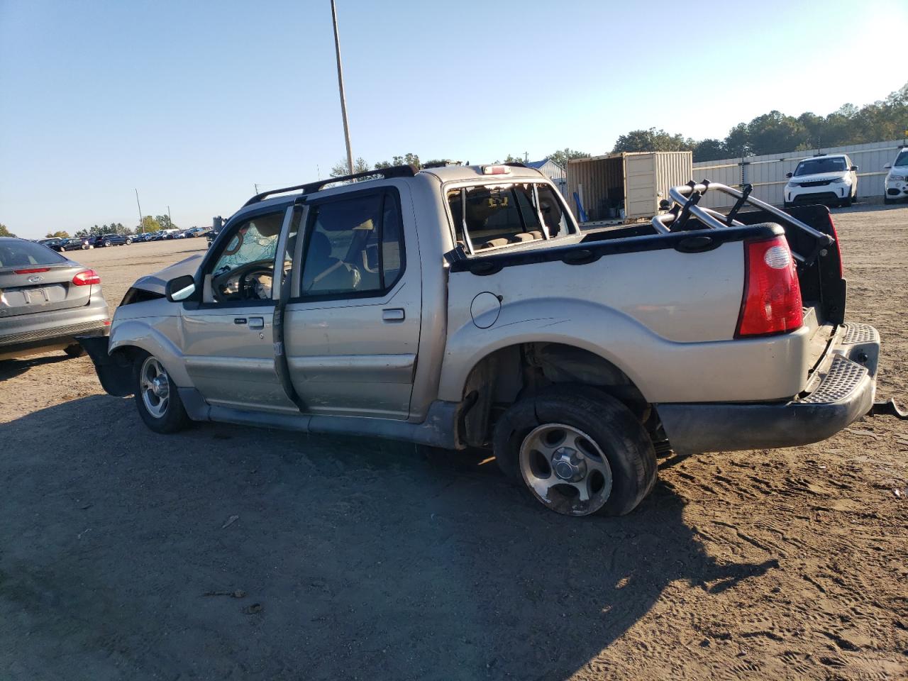 Image 2 of 2005 FORD EXPLORER SPORT TRAC  2005 with VIN 1FMZU67K25UA35530