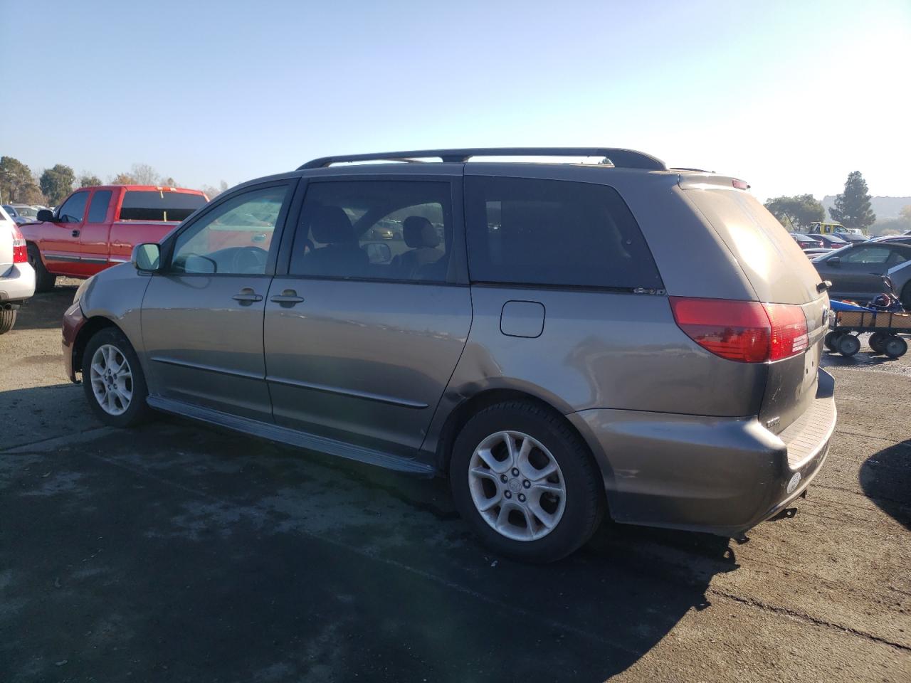 Изображение 2 2004 TOYOTA SIENNA XLE 2004 с VIN 5TDZA22C54S023820
