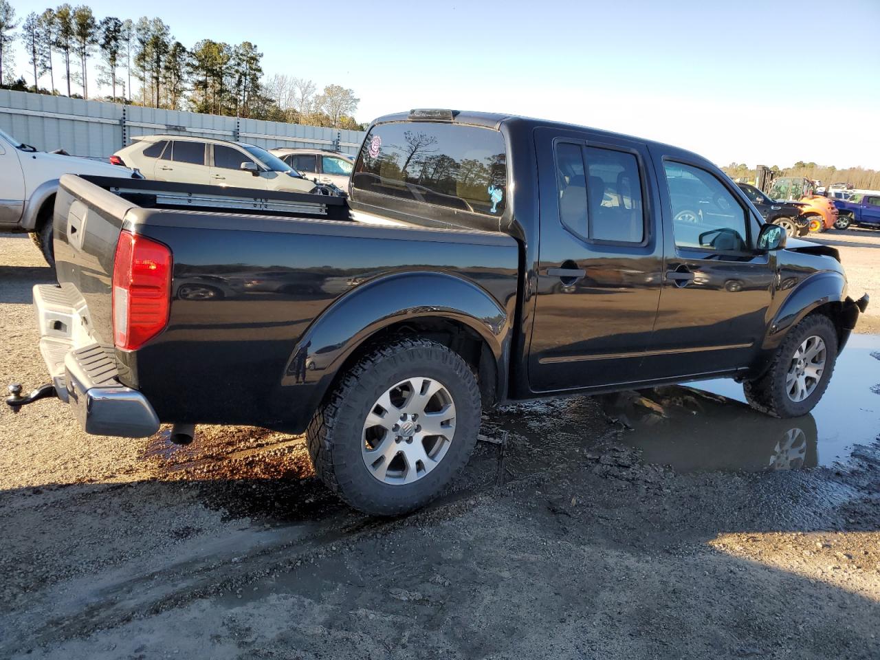 Obraz 3 z 2012 SUZUKI EQUATOR SPORT 2012 z VIN 5Z61D0ER2CC412098
