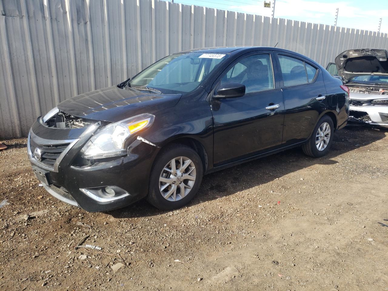 Obraz 1 z 2018 NISSAN VERSA S 2018 z VIN 3N1CN7AP3JL878144