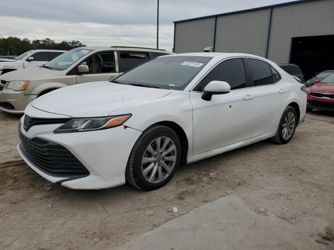 Изображение 1 2020 TOYOTA CAMRY LE 2020 с VIN 4T1C11AK8LU376258