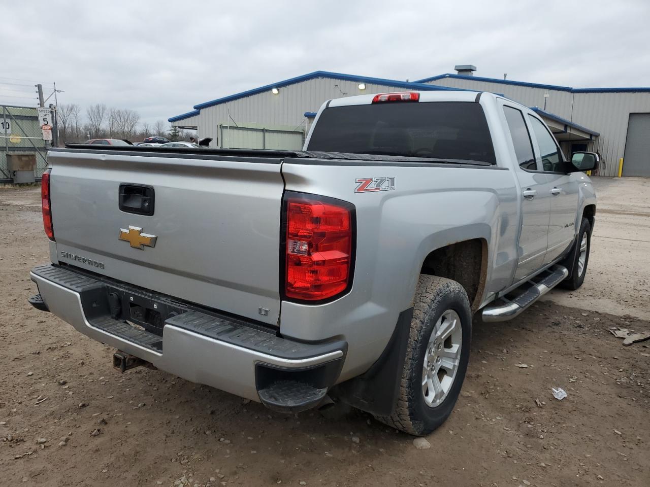 Image 3 of 2016 CHEVROLET SILVERADO K1500 LT 2016 with VIN 1GCVKREC3GZ297813