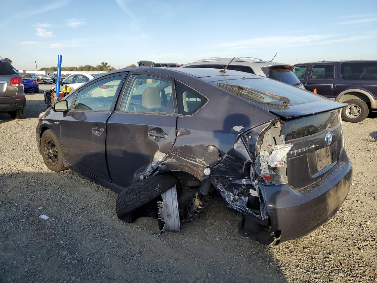 Изображение 2 2015 TOYOTA PRIUS  2015 с VIN JTDKN3DU5F1994544
